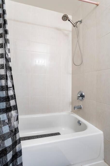 Ruby Suites 2A Ньюарк Екстер'єр фото