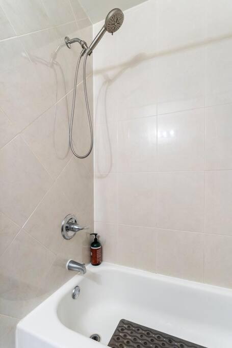 Ruby Suites 2A Ньюарк Екстер'єр фото